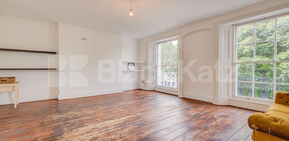 Wonderful spacious split level three bed within a period house in Camden. Camden Street, Camden
